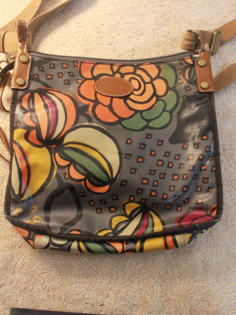 Title: Fossil Botanical Print Zip Pouch Crossbody